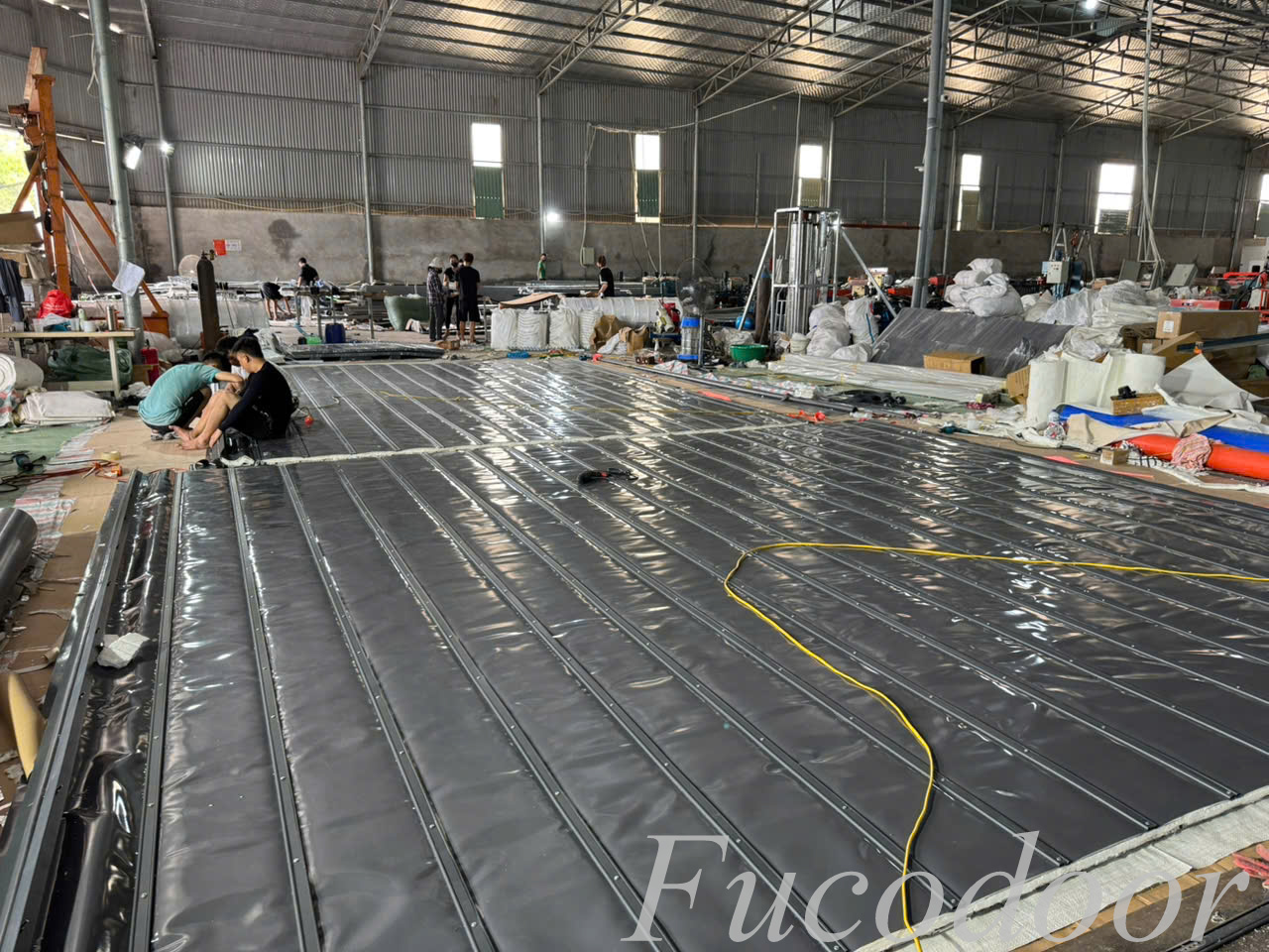 cửa cuốn chống cháy có tốt không, cửa cuốn EI60 là gì, cửa cuốn chống cháy và cửa cuốn thường khác nhau thế nào