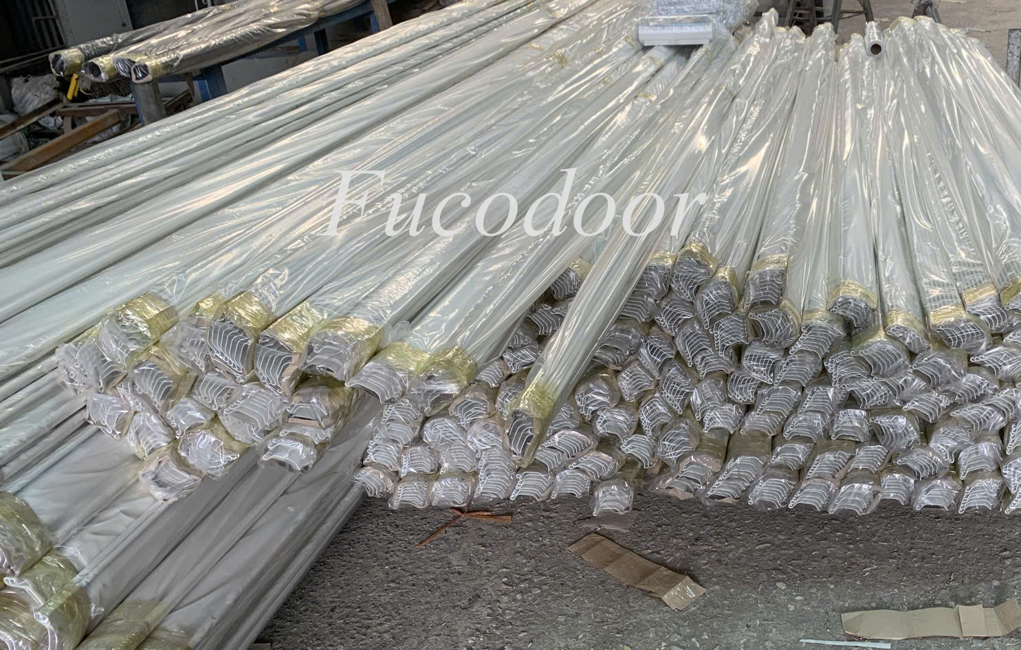 Mua cửa cuốn siêu trường