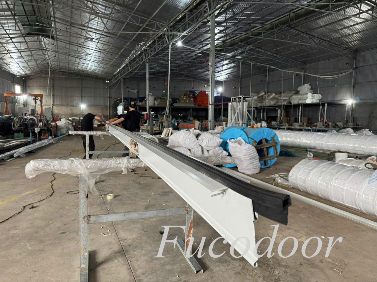 Báo giá cửa cuốn khổ siêu lớn năm 2025