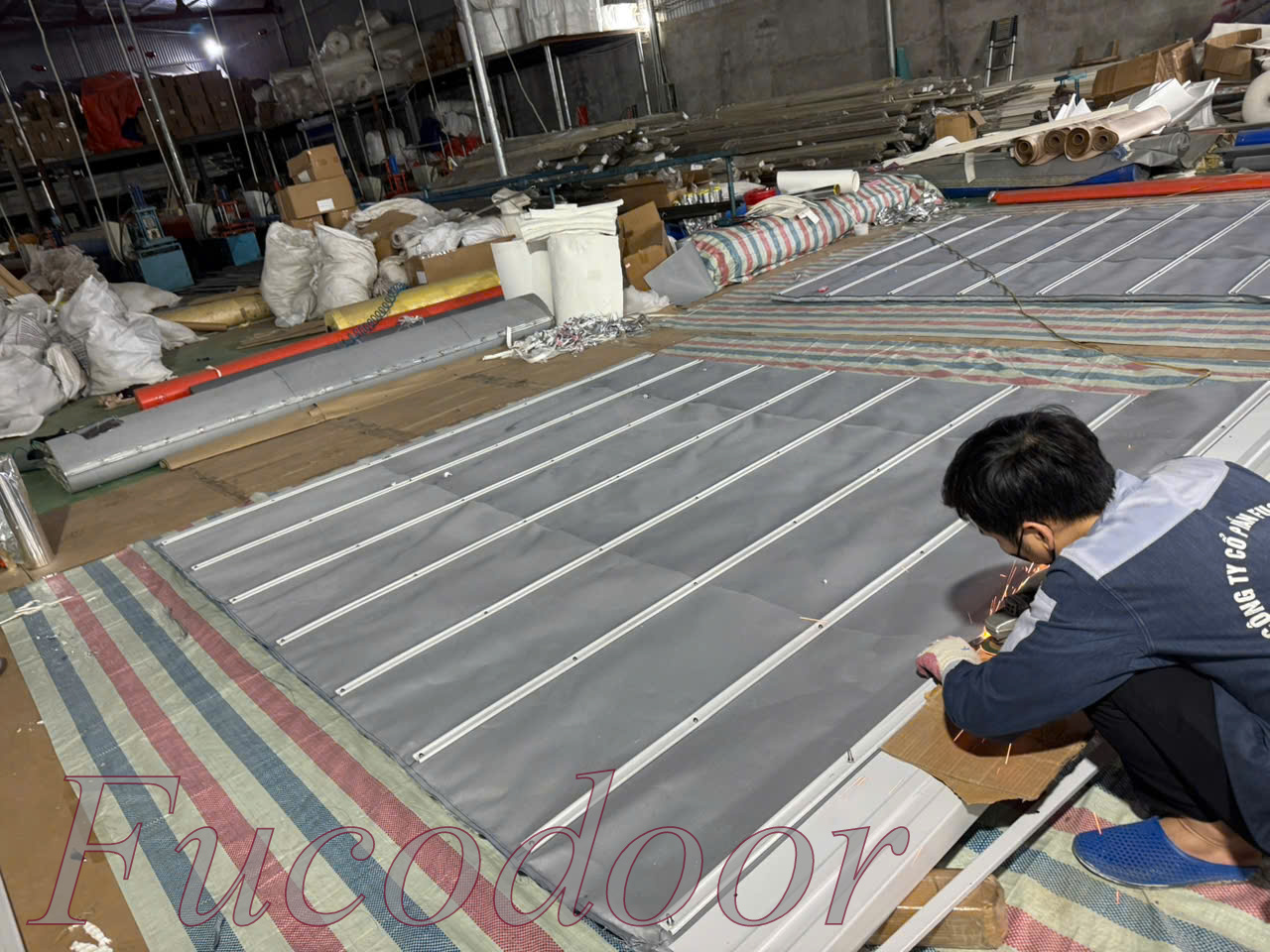 màn cuốn tự động ngăn cháy EI60, rèm cuốn chống cháy nhiệt cách âm EI60, mua màn cuốn ngăn cháy EI60 giá tốt