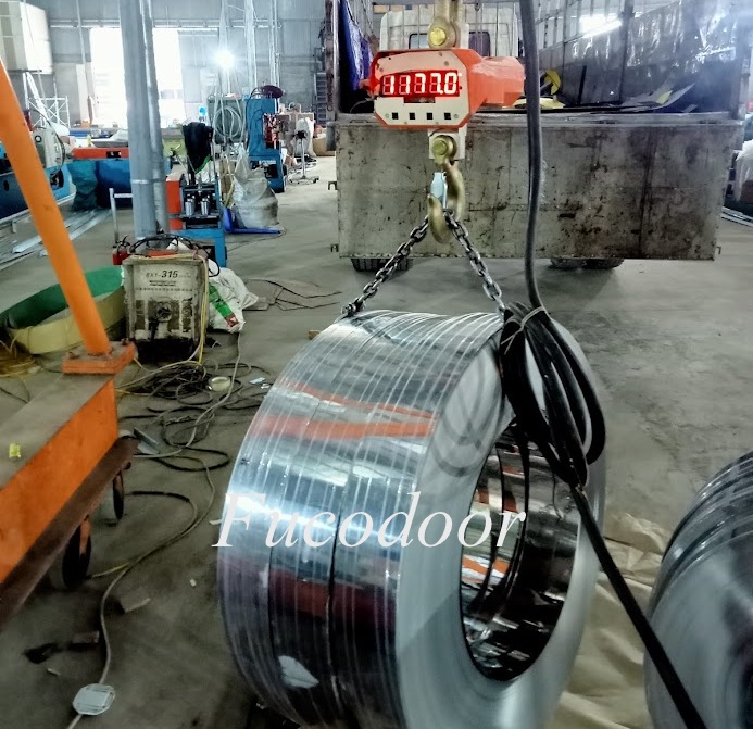cửa cuốn siêu trường inox cho kho bãi và nhà máy