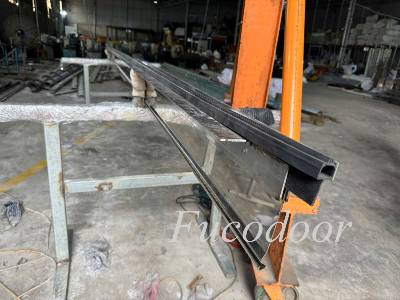 cửa cuốn siêu trường inox cho mặt tiền rộng