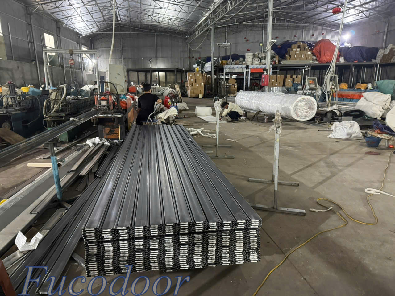 cửa cuốn khổ lớn, cửa cuốn siêu rộng, cửa cuốn siêu dài, cửa cuốn nhà xưởng, cửa cuốn thép sơn tĩnh điện, cửa cuốn công nghiệp sơn tĩnh điện, báo giá cửa cuốn siêu trường, cửa cuốn siêu trường giá bao nhiêu