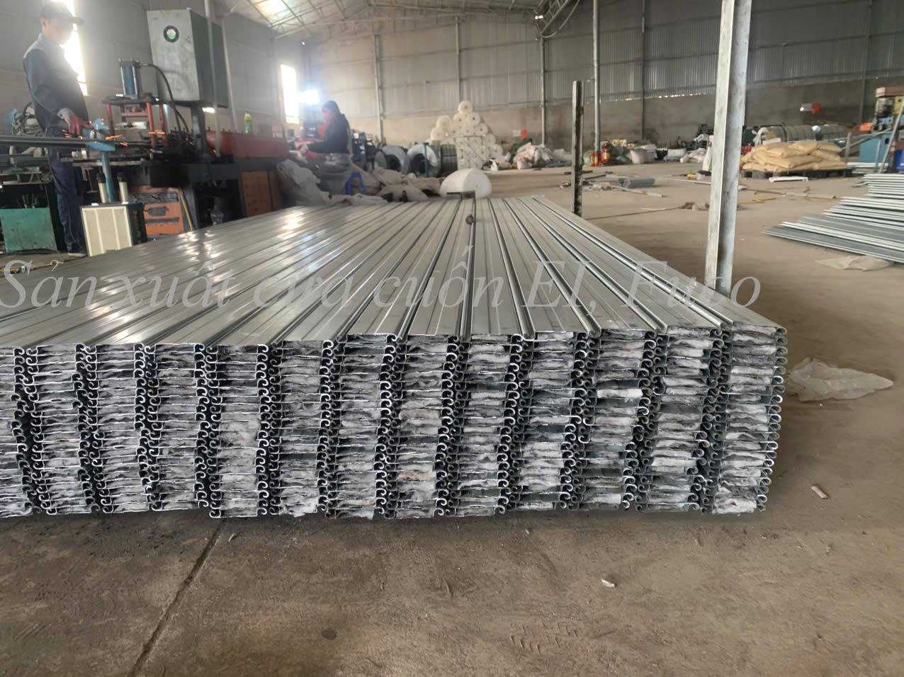 cửa cuốn siêu trường có bền không, cửa cuốn siêu trường loại nào tốt, nên dùng cửa cuốn hay cửa xếp cho khẩu độ lớn, cửa cuốn siêu trường, cửa cuốn siêu trường sơn tĩnh điện, cửa cuốn siêu trường công nghiệp