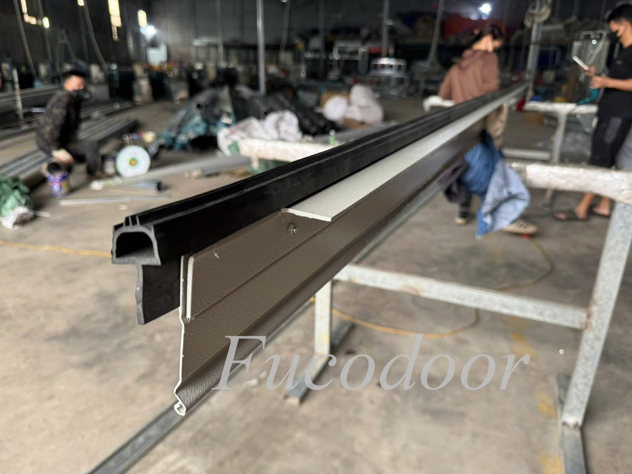 Lắp đặt cửa cuốn chống bão, Thi công cửa cuốn chống gió, Mua cửa cuốn chống bão ở đâu, Đơn vị cung cấp cửa cuốn chống gió, Cửa cuốn chống gió chính hãng, Cửa cuốn chống bão bảo hành dài hạn