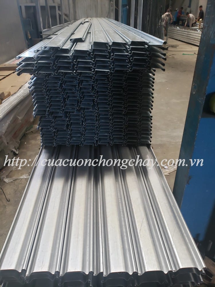 Cửa cuốn siêu trường ST85 vận hành êm