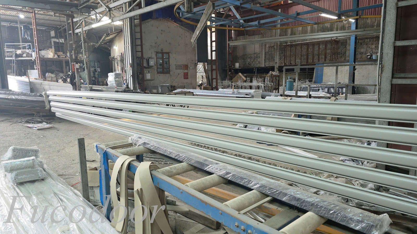 cửa cuốn siêu trường loại nào tốt, nên dùng cửa cuốn hay cửa xếp cho khẩu độ lớn