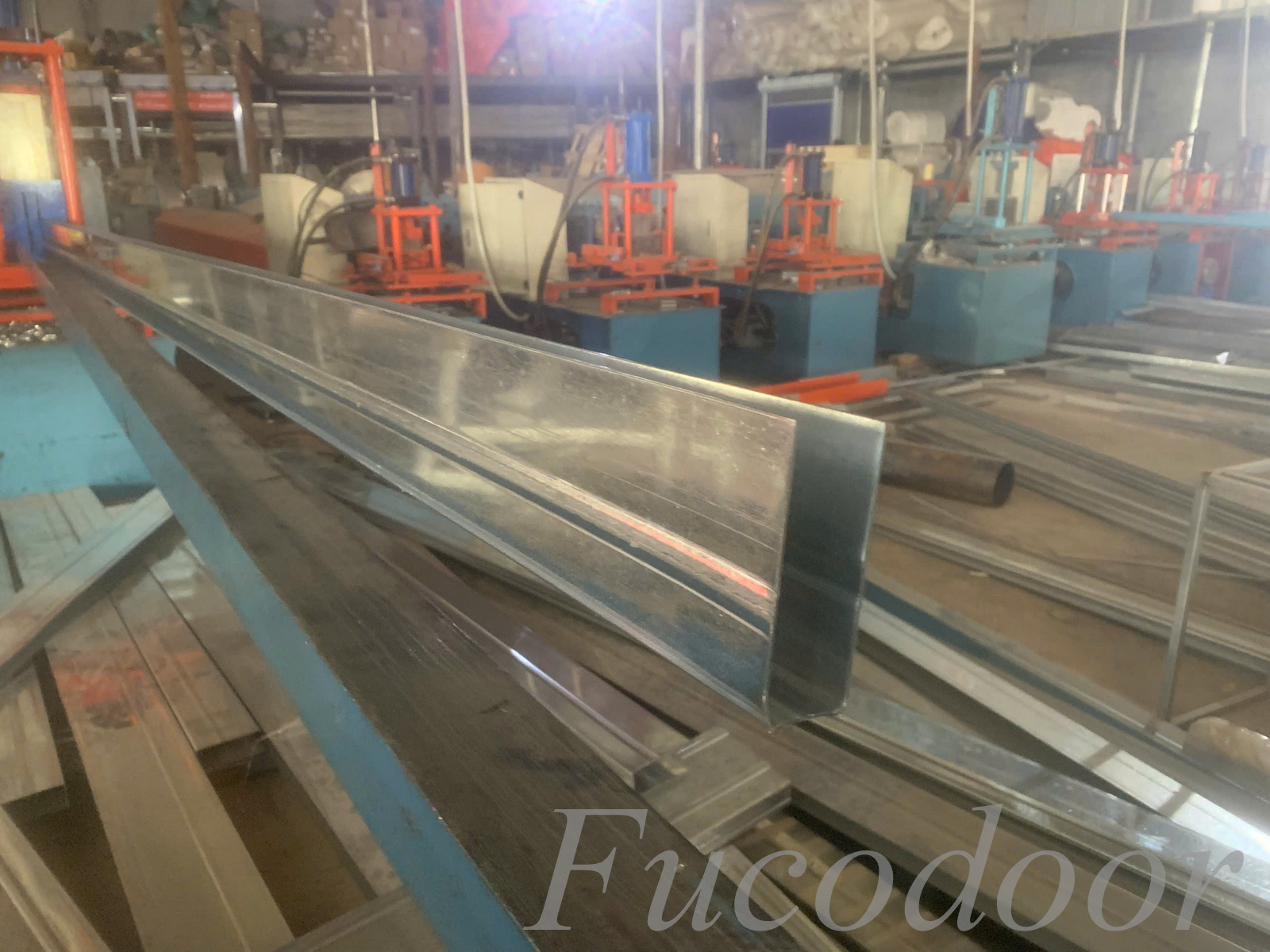 cửa cuốn kích thước lớn cho kho xưởng, cửa cuốn siêu trường lắp cho nhà máy, nhà kho, cửa cuốn cuộn lớn chịu gió mạnh