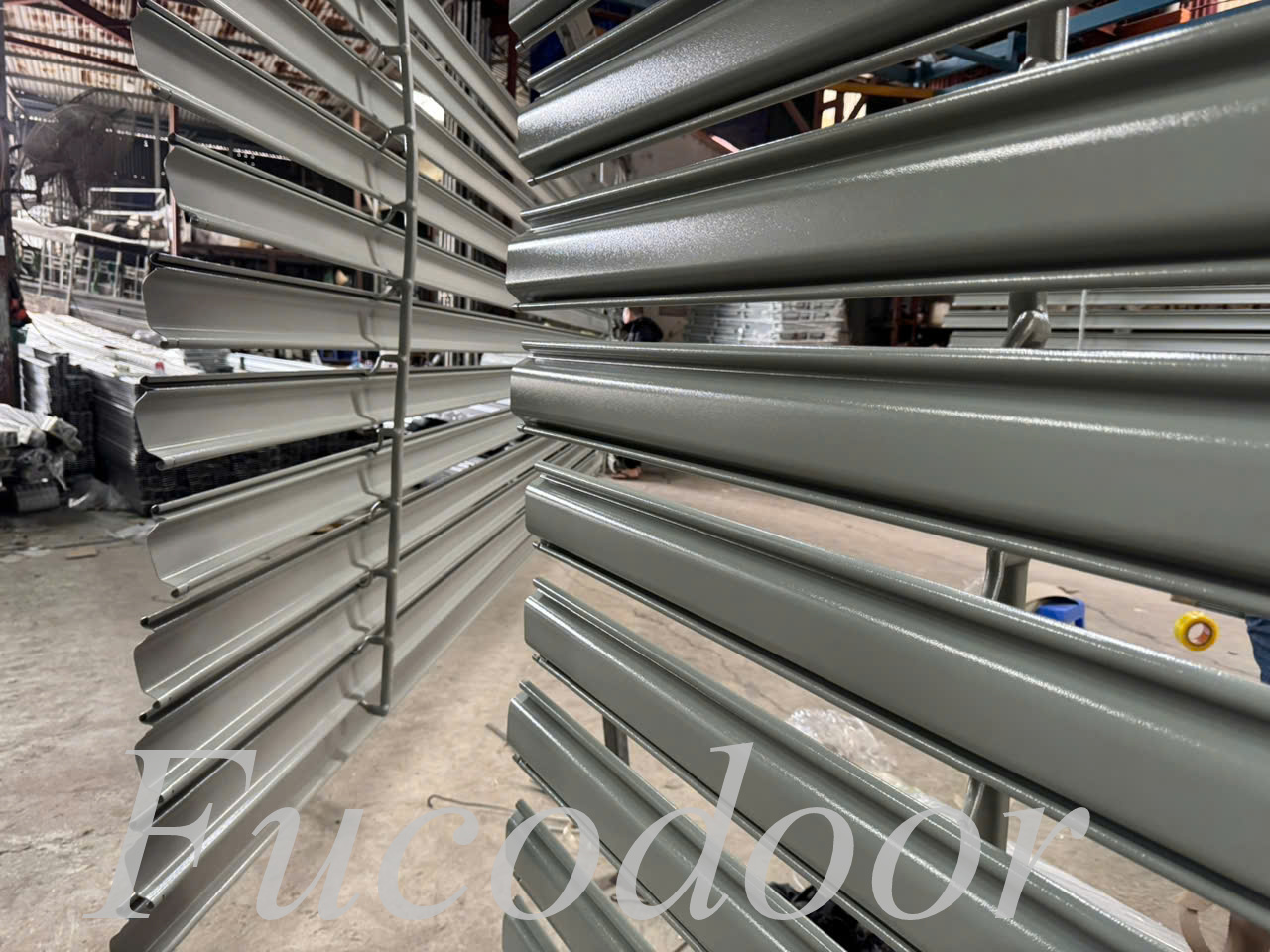 cửa cuốn công nghiệp giá tốt, cách chọn cửa cuốn cho cửa kích thước lớn, ưu điểm cửa cuốn siêu trường