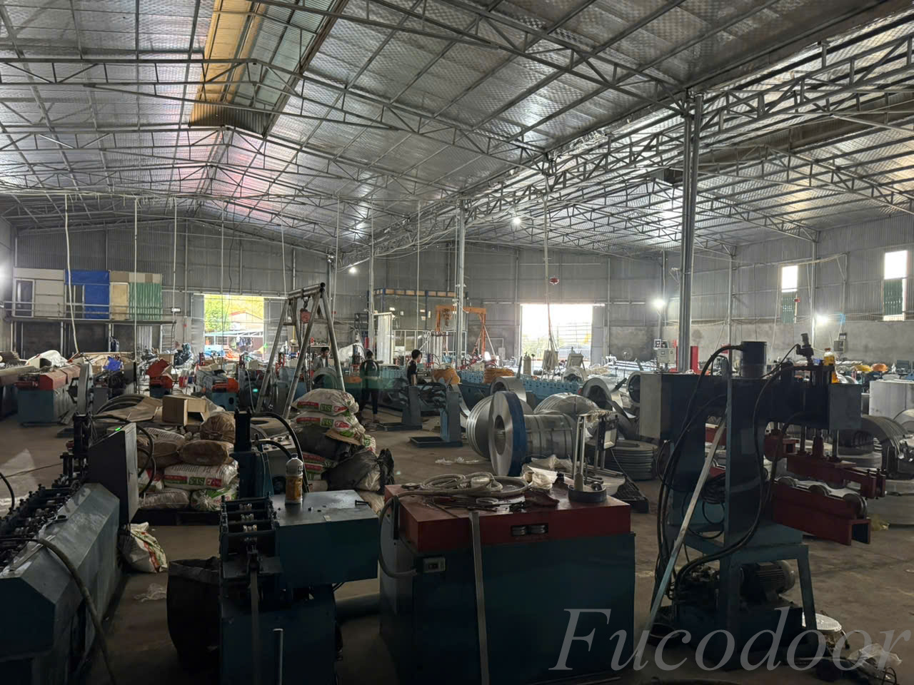 cửa cuốn siêu trường dày 1.8mm cho nhà xưởng