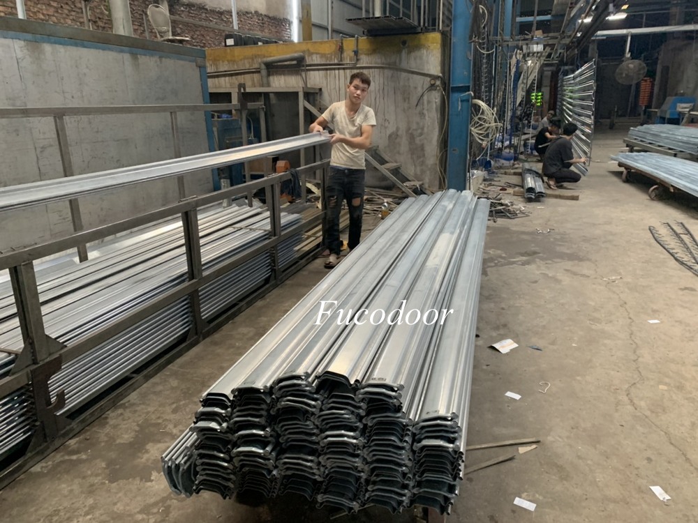 đơn vị cung cấp cửa cuốn siêu trường dày 1.4mm uy tín