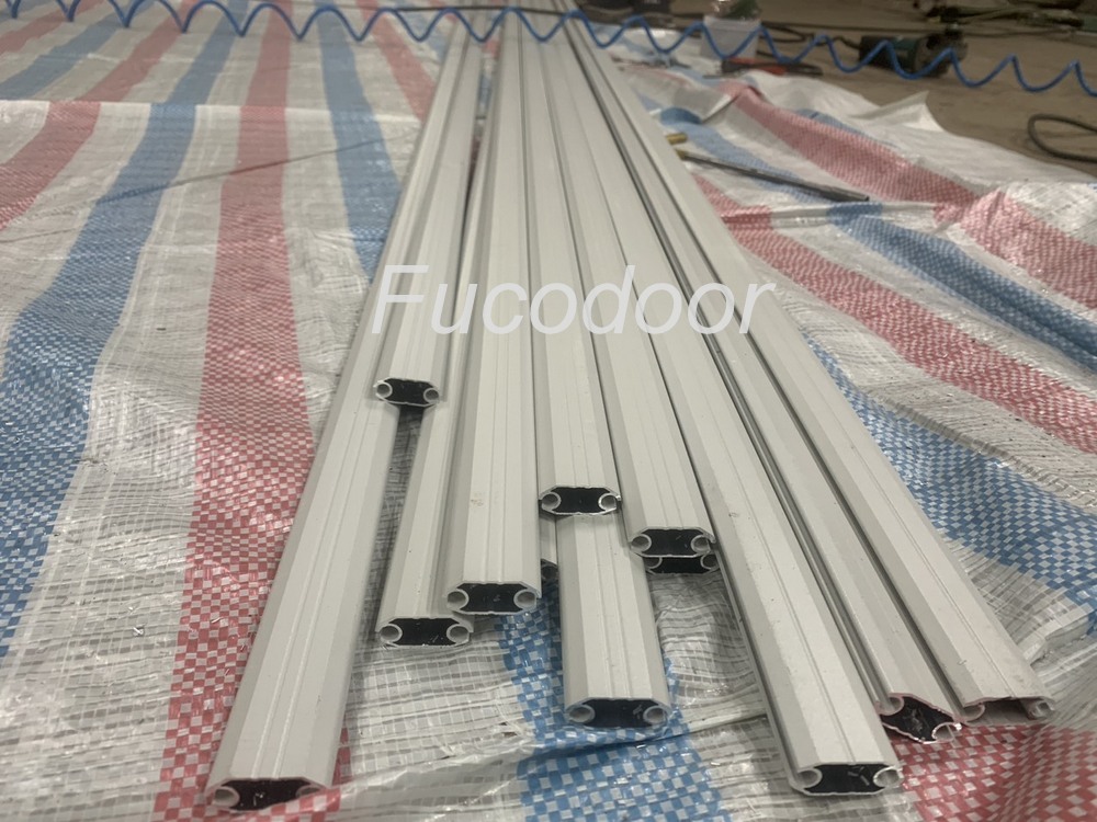 báo giá cửa cuốn trong suốt Polycarbonate, giá cửa cuốn Polycarbonate, cửa cuốn trong suốt Polycarbonate bao nhiêu tiền