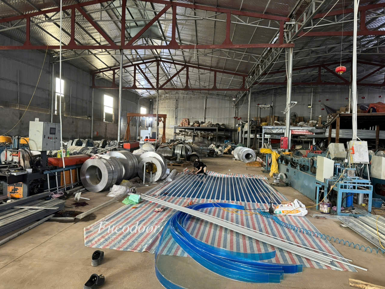Cửa cuốn trong suốt Polycarbonate mẫu liền